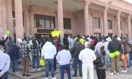 Protestaron evangelistas en el Congreso del estado