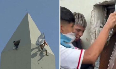 Así llegaron los hinchas argentinos a la punta del Obelisco