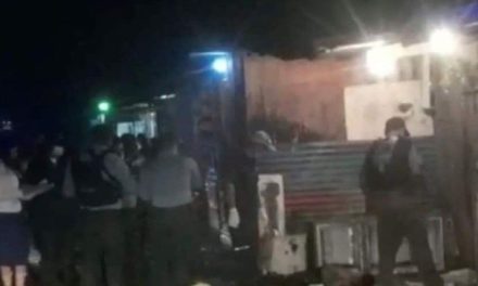 Niño de 9 años muere luego de que le explotara un cohete en el pecho