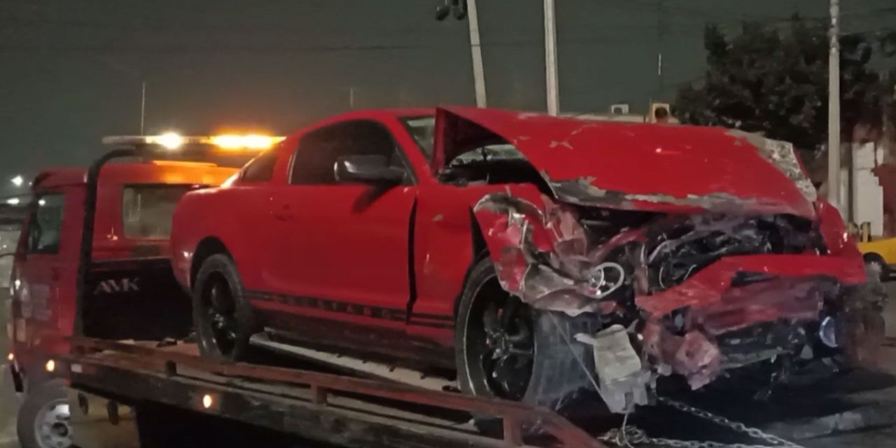 Saltillo: Huyen tras causar un accidente; aventaron sus cervezas y corrieron despavoridos