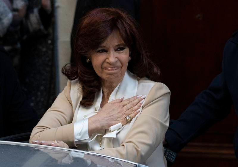 Condenan a expresidenta de Argentina, Cristina Kirchner, a 6 años de prisión por corrupción