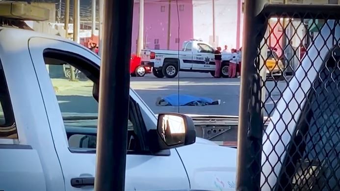 Muere aplastado por su unidad de carga en Saltillo