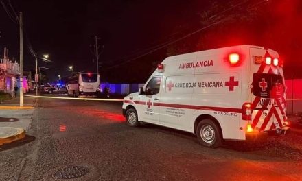 Muere niño en peregrinación: sacó la cabeza por ventana de autobús y se golpea contra poste en Veracruz