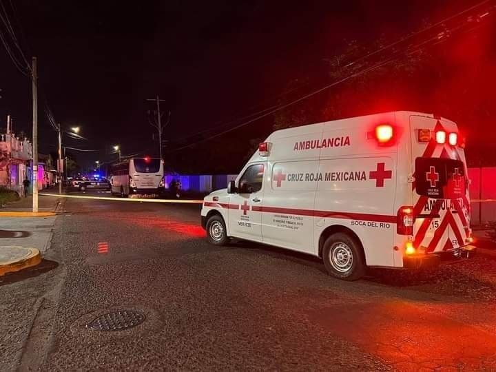 Muere niño en peregrinación: sacó la cabeza por ventana de autobús y se golpea contra poste en Veracruz