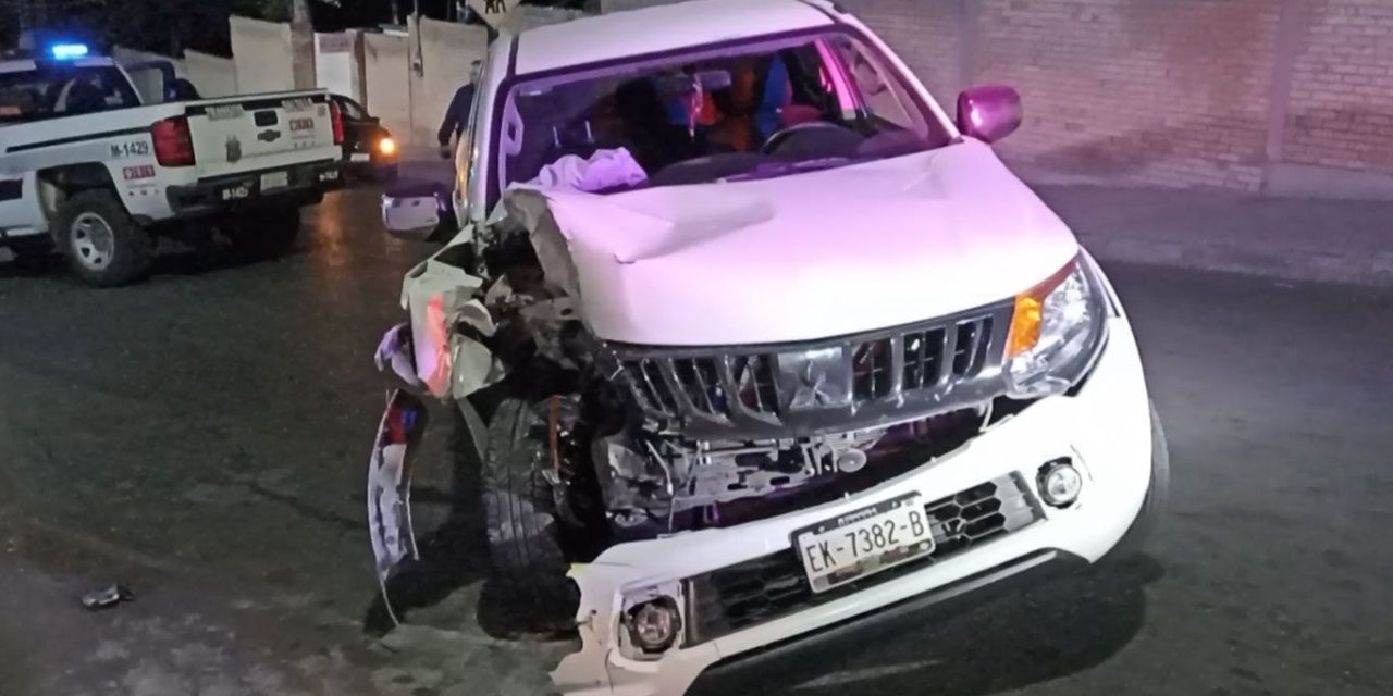Par de ebrios chocan con postes; uno al norte y el otro al sur de Saltillo
