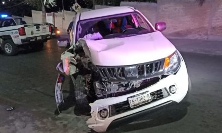 Par de ebrios chocan con postes; uno al norte y el otro al sur de Saltillo