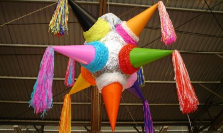 Escasean materias primas para piñatas en Saltillo