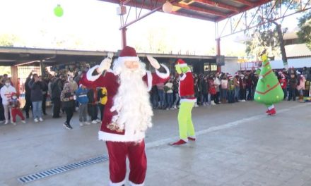 Despiden a niños con posada navideña en la primaria Anexa a la Normal de Saltillo