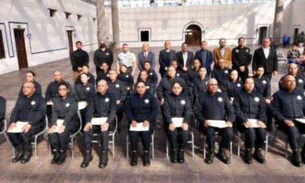 Academia de Policía festeja a graduados