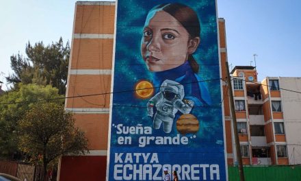 Develan mural de Katya Echazarreta, la primer mexicana en ir al espacio