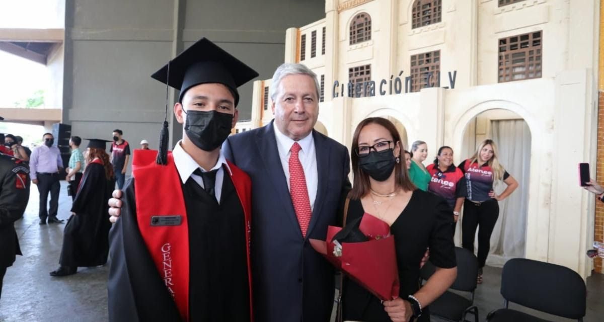 Jóvenes trabajan a favor de Saltillo: Chema Fraustro