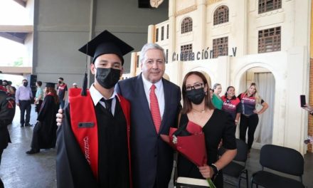 Jóvenes trabajan a favor de Saltillo: Chema Fraustro