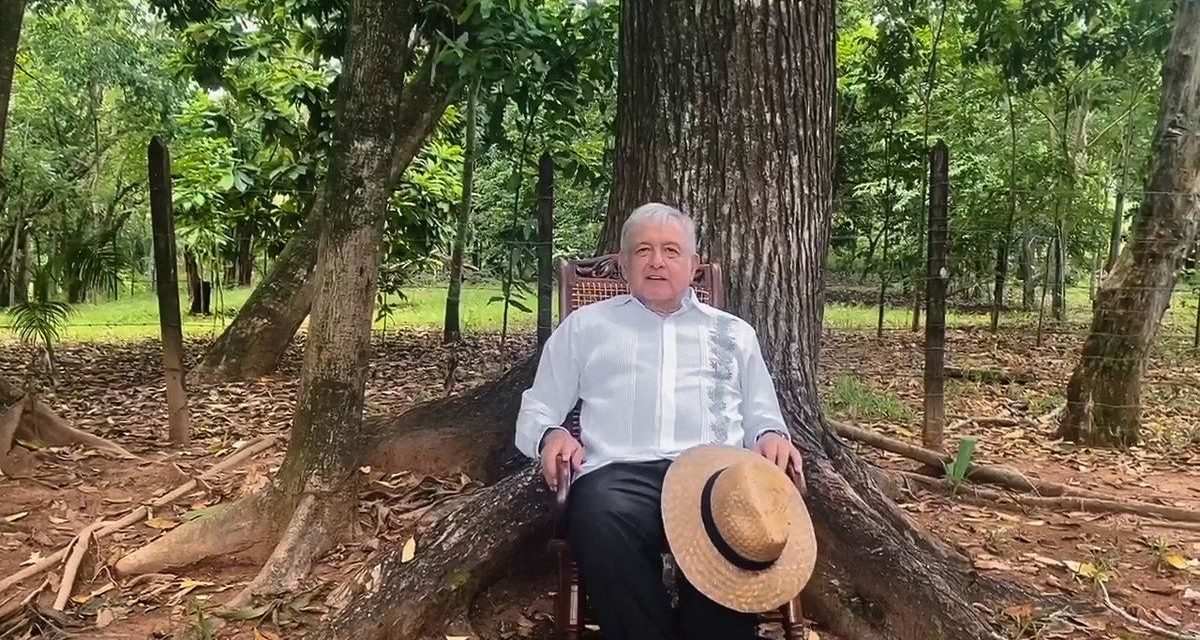 AMLO firma el decreto de vacaciones dignas; 12 días consecutivos para descansar