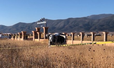 Bebé muere en el hospital; volcadura cobra otra vida en Coahuila