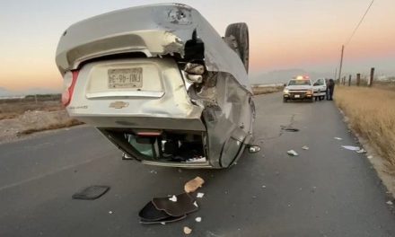 Saltillo amanece con par de volcaduras por exceso de velocidad