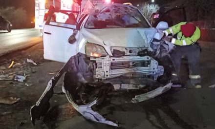 Pareja sufre volcadura cuando regresaban a casa en Ramos Arizpe
