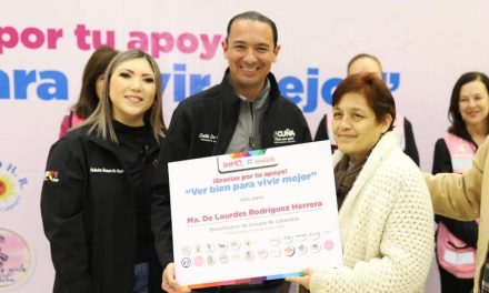 DIF apoya la vista de adultos mayores en Acuña