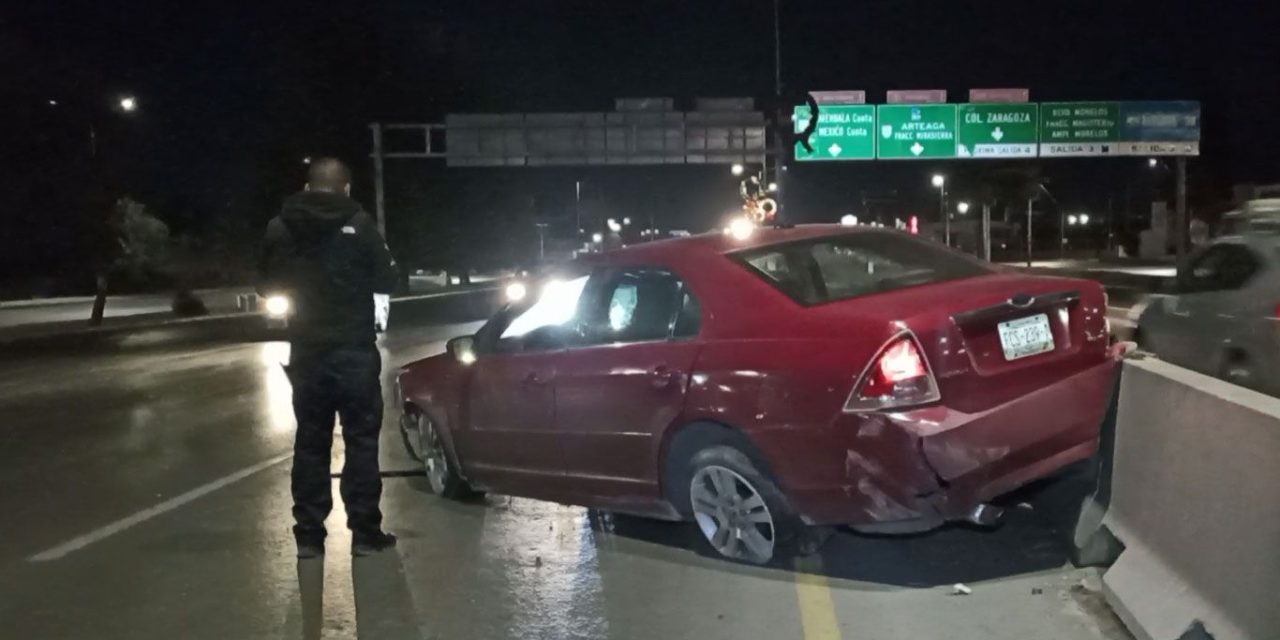 Saltillo: Choca con el muro de contención en bulevar Fundadores