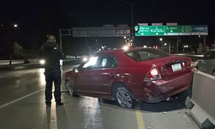Saltillo: Choca con el muro de contención en bulevar Fundadores