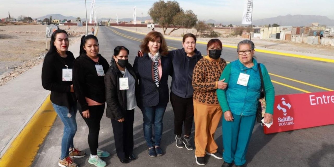 Vecinos agradecen a Alcalde y Gobernador por la calle 10