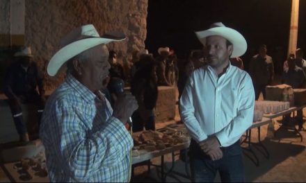 Alcalde de Parras, Fernando Orozco, visita ejidos de la Sierra de Parras