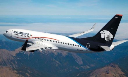 Avión que se dirigía a México sufre emergencia; se le apaga el motor en pleno vuelo