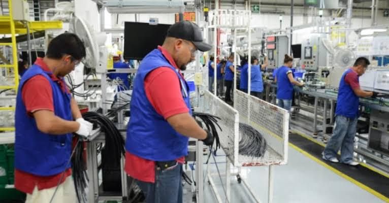 Acuña recupera ocho mil empleos en el 2022