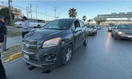 Saltillo: Se desata el caos en Fundadores por una carambola