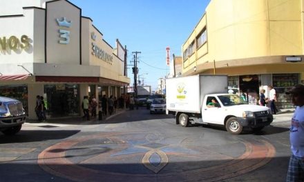 Lucen solas tiendas del Centro de Saltillo