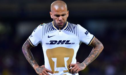 Arrestan al futbolista Dani Alves por presunta agresión sexual en Barcelona