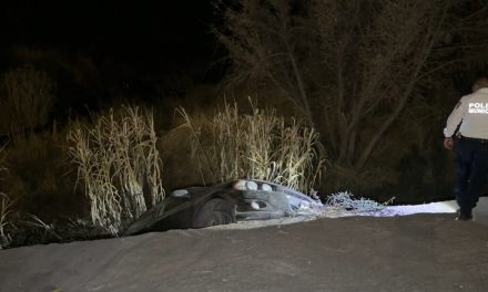 Hombre termina en el fondo del arroyo en Colosio