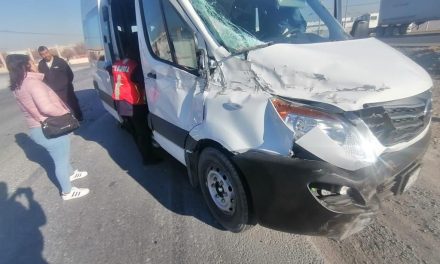 Camión sale sin precaución y provoca accidente que deja 3 lesionados en el Libramiento Flores Tapia