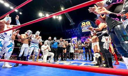 Luchadores dan emotivo adiós al lagunero Black Warrior en la Arena México