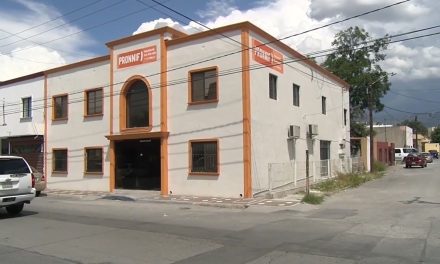 Monclova: Menor pide auxilio a la policía; su madre no la dejaba salir ni a la escuela
