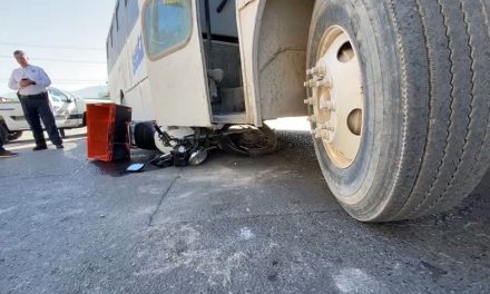 Transporte de personal embiste a motociclista sobre el Periférico