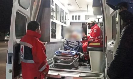 Derrapa motociclista en lo alto de puente en periférico Luis Echeverría en Saltillo