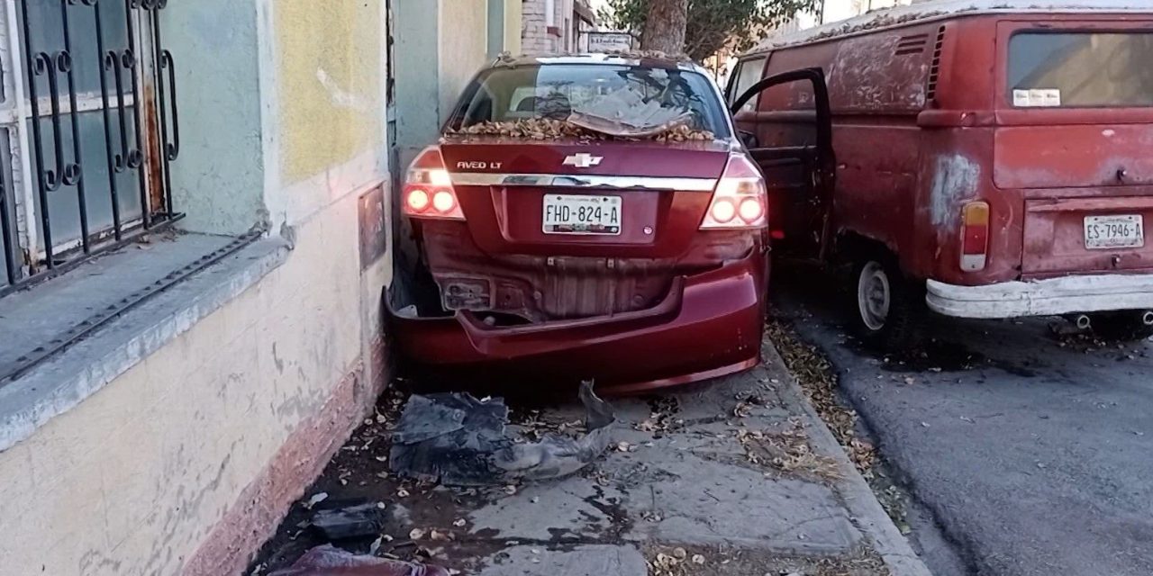 No respetó el señalamiento de alto y terminó chocando en Saltillo