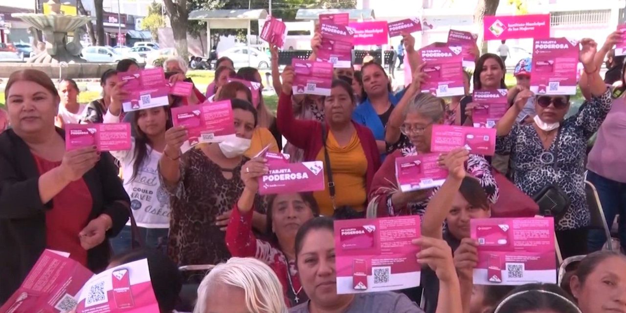 Continua entrega de la tarjeta La Poderosa en Saltillo