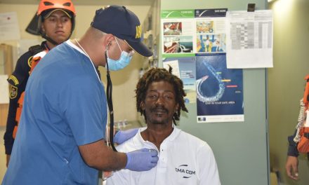 Hombre pasó 24 días perdido en altamar y comía cátsup para sobrevivir… lo rescató el gobierno de Colombia