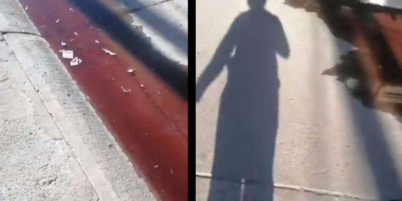 Aparece un río de sangre frente una funeraria en Sinaloa (video)
