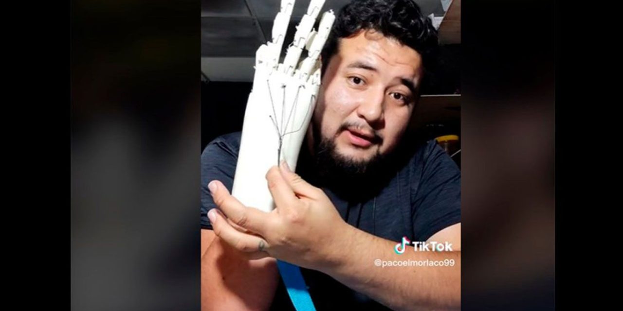Hay talento: Joven fabrica su propia prótesis a base de madera