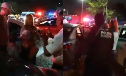Video: Taxistas siembran el terror en Cancún; agrede e intimida a familia de turistas