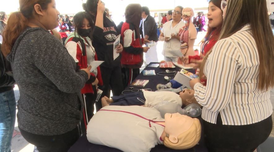 UAdeC realiza feria de oferta educativa e invitan a visitarla