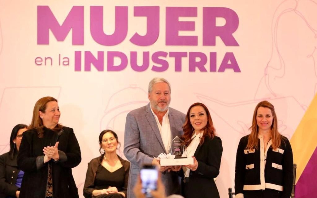 Reconoce Chema Fraustro a la Mujer en la Industria de Saltillo