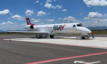 Crisis de AHMSA interfiere en aerolínea TAR: pospone vuelo