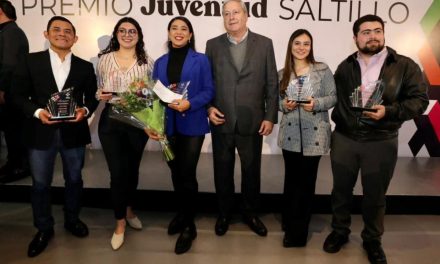 Reconoce Saltillo a jóvenes destacados