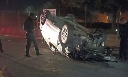 Ramos Arizpe: Abandonan automóvil tras volcar en la Monterrey-Saltillo