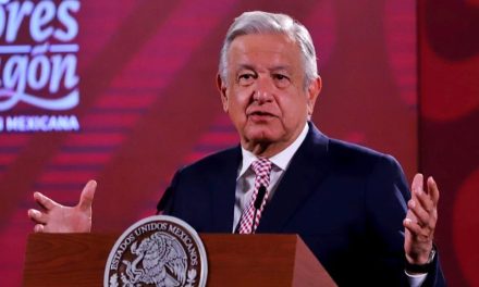 ‘Calumniador y chueco’; así criticó AMLO al abogado de García Luna mientras defendió al ‘Rey’ Zambada