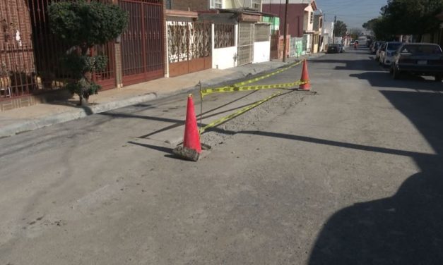 Saltillo: Vecinos piden reparación de bache en fraccionamiento Urdiñola