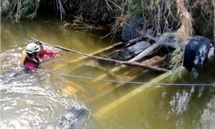 Encuentran una camioneta en el cauce de un río en Nuevo León con 14 cuerpos; uno de un menor de edad